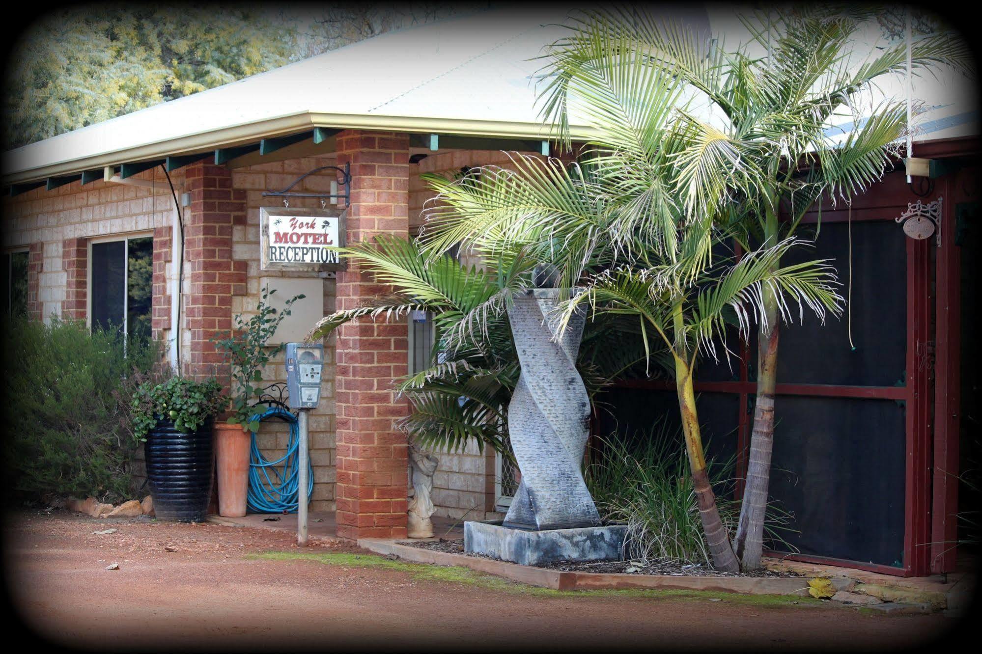 York'S Boutique Motel Εξωτερικό φωτογραφία